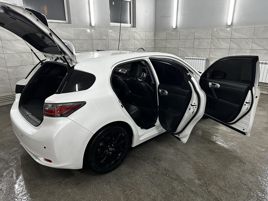 Лексус гибрид ст200