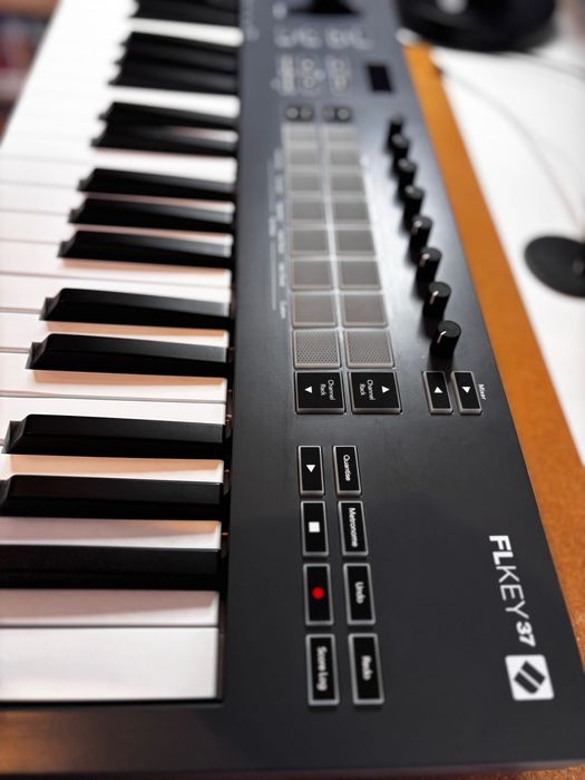 Novation FLKEY 37 - Świetny stan!