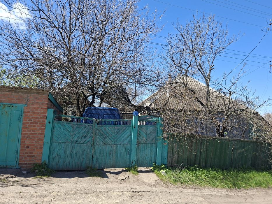 Продам дом в Черкасской Лозовой Центр