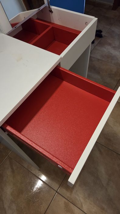 Toaletka IKEA z lustrem