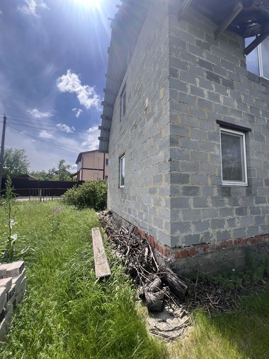 Продаж дачі біля води
