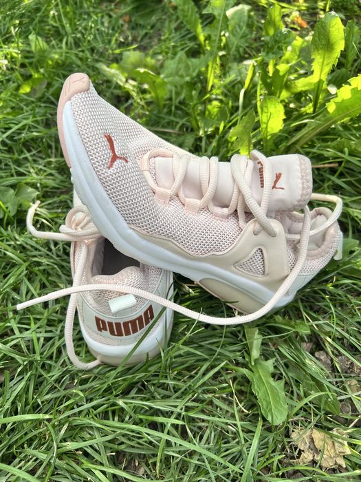 Кросовки пума женские в отличном состояние