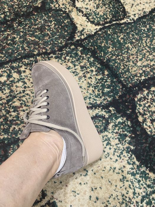 Продам жіночі лофери