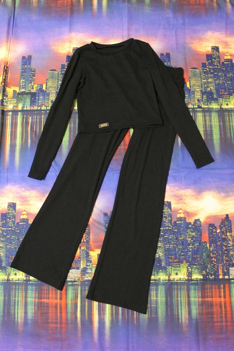 Модный повседневный спортивный костюм