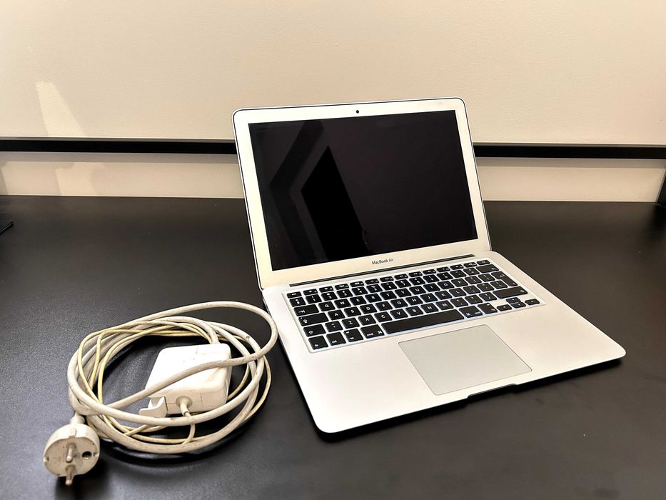 MacBook Air 13” 2017 | 8gb RAM | 128 gb SSD | gotowy do pracy