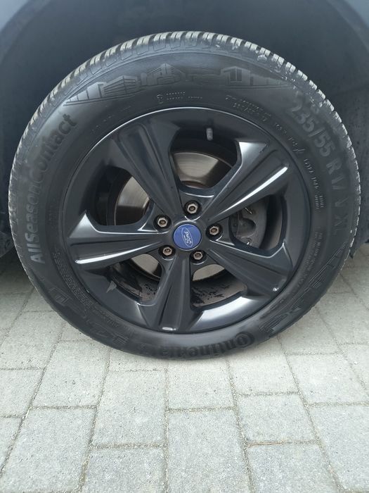 Sprzeda Ford Kuga
