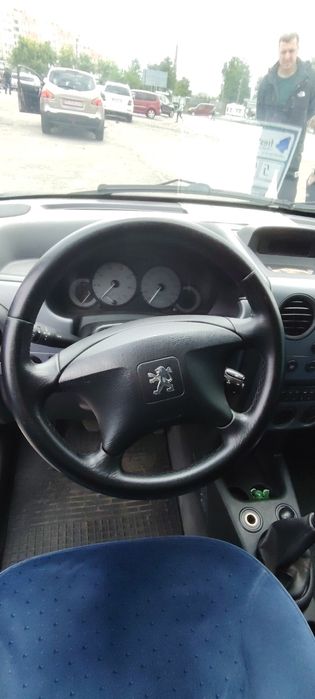 Продам авто Пежо партнер