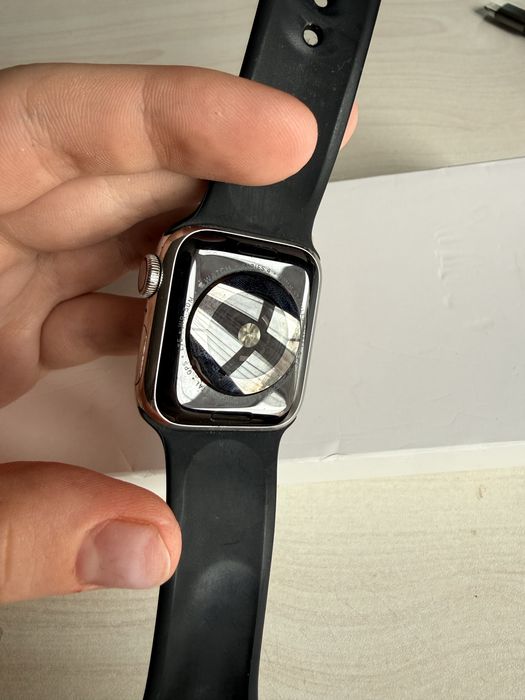 Apple Watch Series 4. Состояние аккумулятора 68%