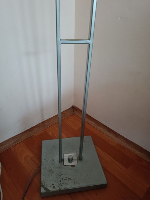 Lampa podłogowa 160 cm