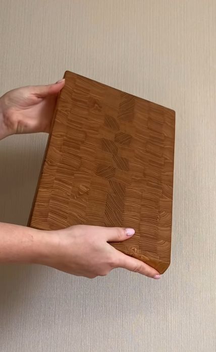 Добротна кухонна дощечка. Разделочная доска