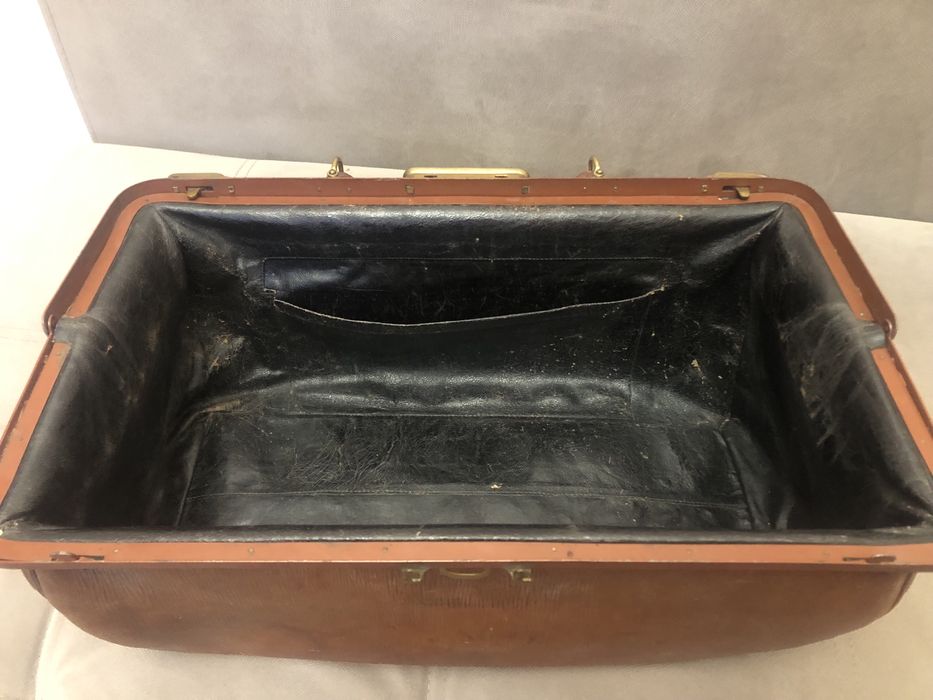 Старовинний саквояж sFs