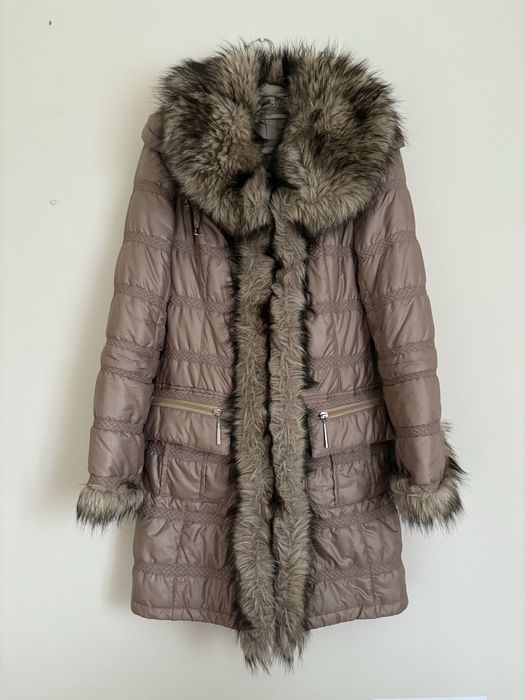 Beżowa kurtka z futerkiem