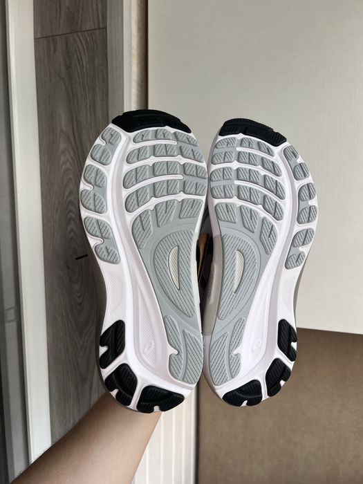 44 | Чоловічі бігові кросівки Asics GEL-Kayano 31