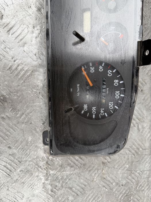 Приборнач панель 2.7 диз Ниссан террано 2 год 04 nissan terrano