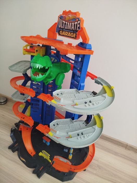 Hot Wheels, mega garaż T-Rexa