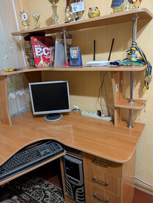 Продам компьюторний стіл Житомир