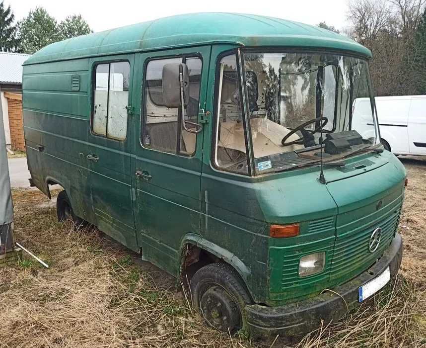 owiewka przedniej szyby mercedes 406 407 orginalna