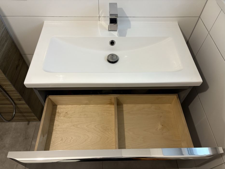 Szafka łazienkowa z umywalką wisząca 80x45