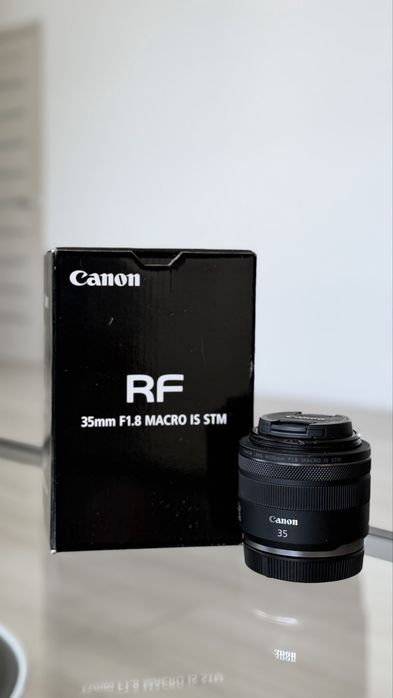 обʼєктив Canon RF 35 mm f1.8 macro
