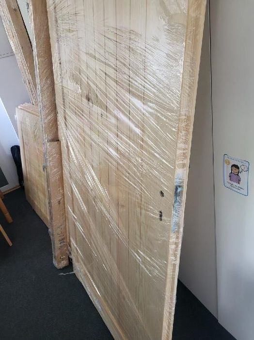 Drzwi drewniane 100 cm +  futryna - sosnowe