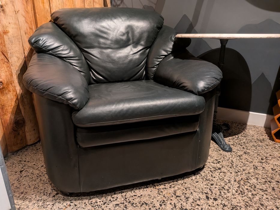 Cadeira em couro natural