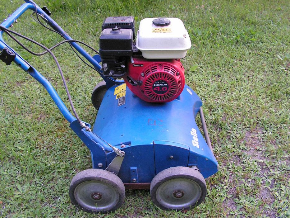 wertykulator spalinowy