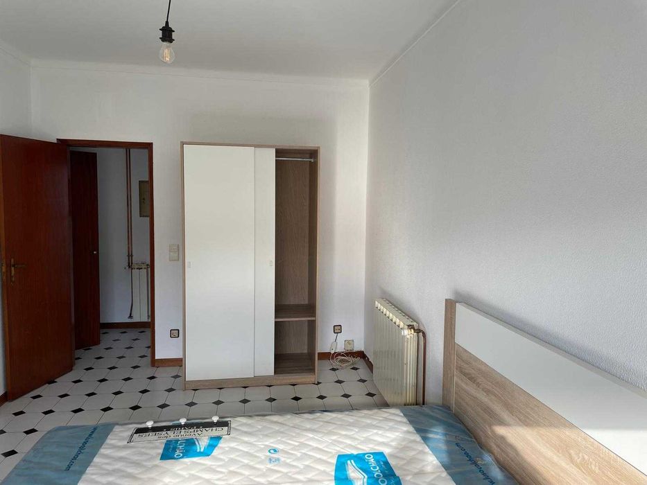 Apartamento T2 com Garagem - São Martinho do Bispo