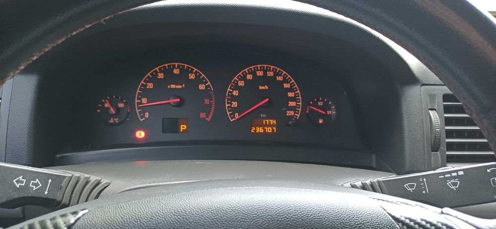 Opel Vectra 2.2 Автомат у відмінному стані