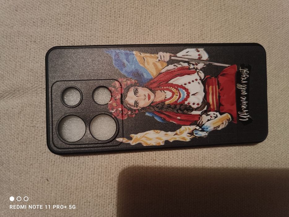 Чехлы на телефон.