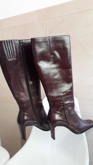 Botas de mulher novas
