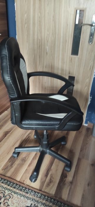 Sprzedam fotel do biurka dziecięcy