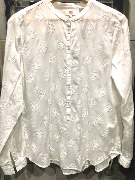 Camisa branca Levis (M) [ULTIMO PREÇO]