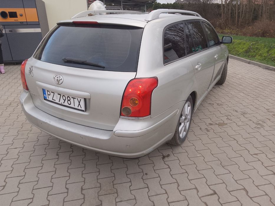 Sprzedaję Toyotę Avensis