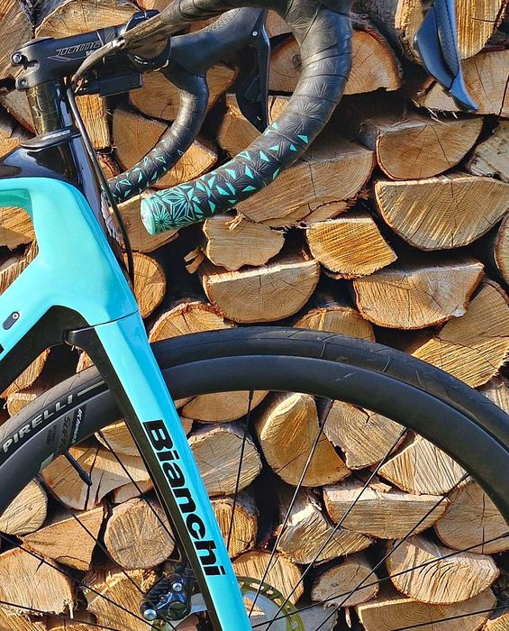 Bianchi Infinito CV Celeste, Ultegra Di2, koła karbon, rama 55 cm