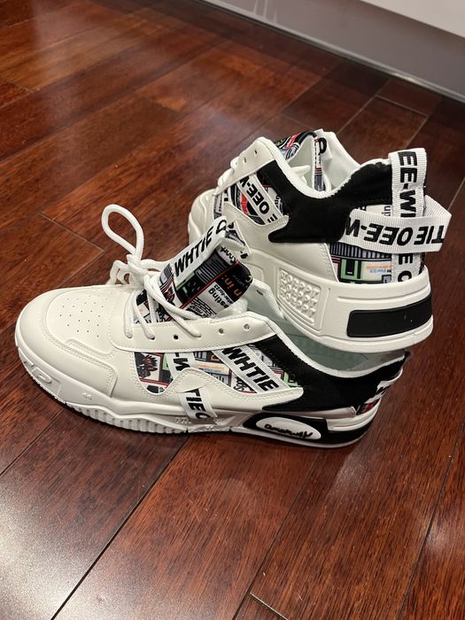 Buty sportowe z grafiti