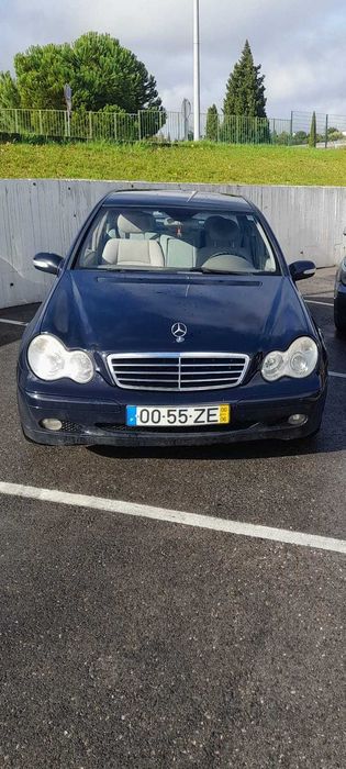 Mercedes-Benz 220 — fotografia 4