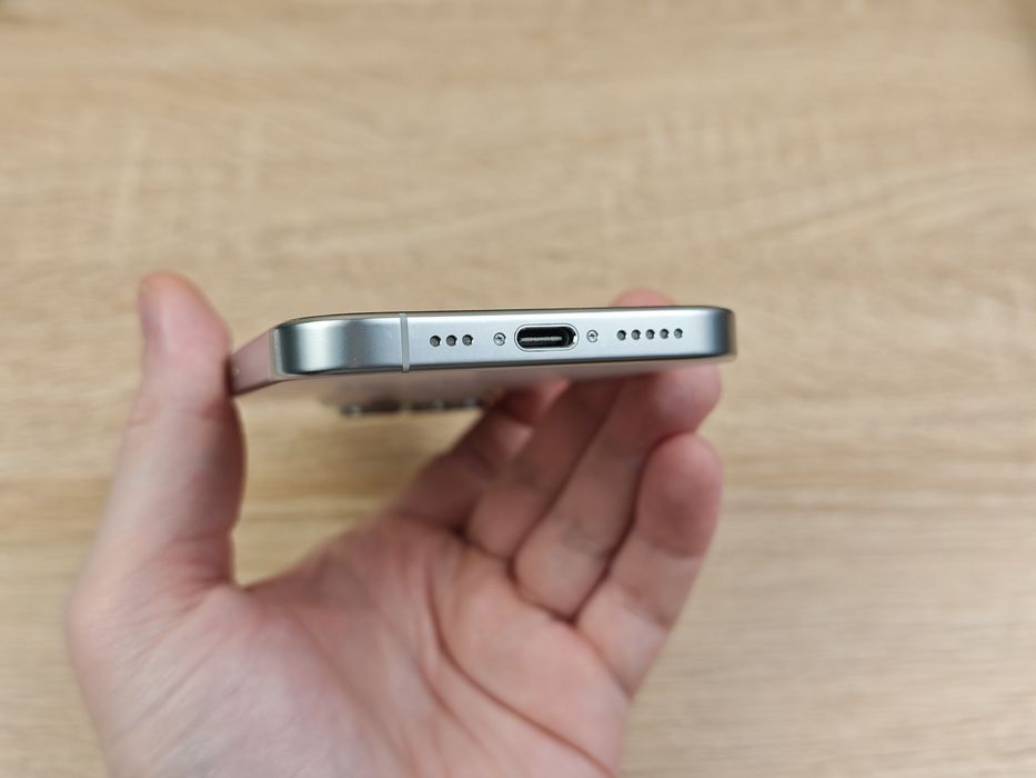 Продам iPhone 16 Pro (128Gb)