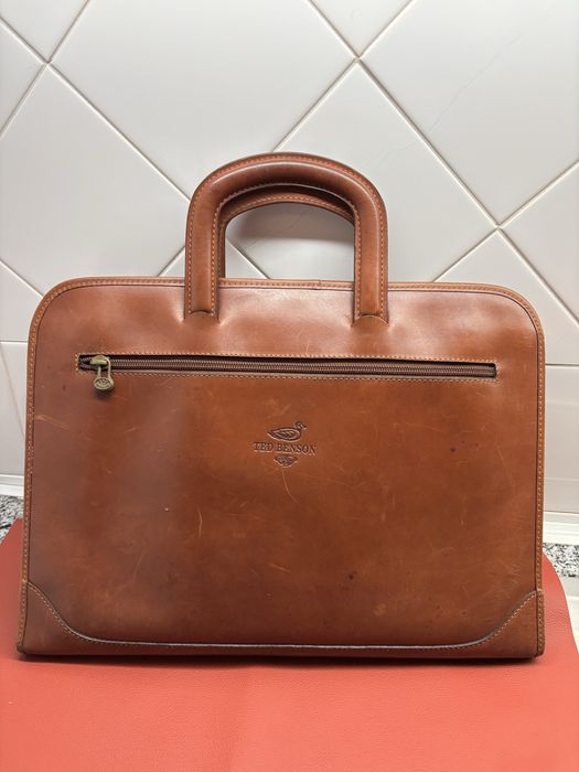 Pasta em pele Ted Benson