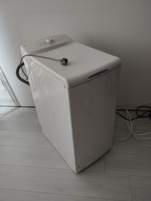 Продаю старенькую стиральную машинку.