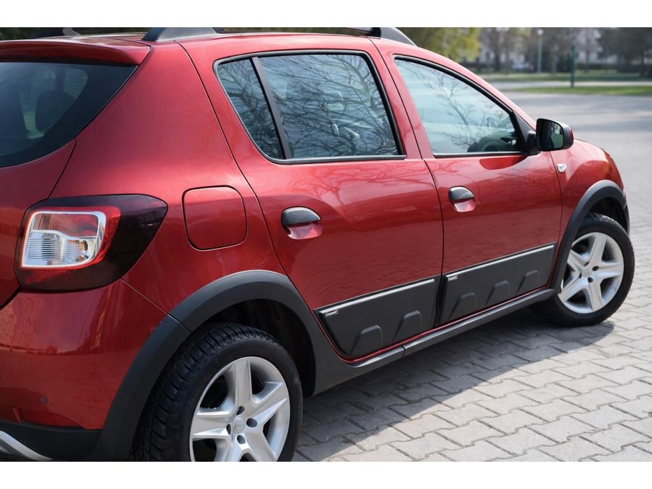 Dacia Sandero 2013-2020 рр. Молдинги (4 шт, ABS)