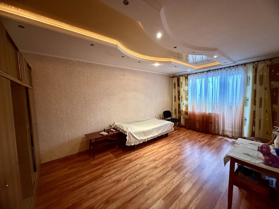 Продам 4х комнатную квартиру, л/б, 4 мкрн. А