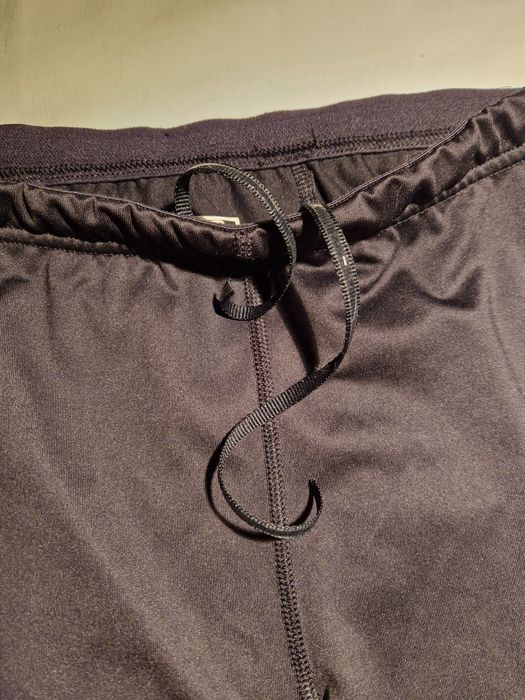 Krótkie spodenki rowerowe New Balance.