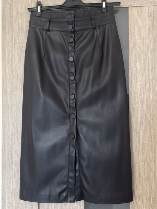 Спідниця H&M еко-шкіра, р. 38 (S-M) — 550 грн