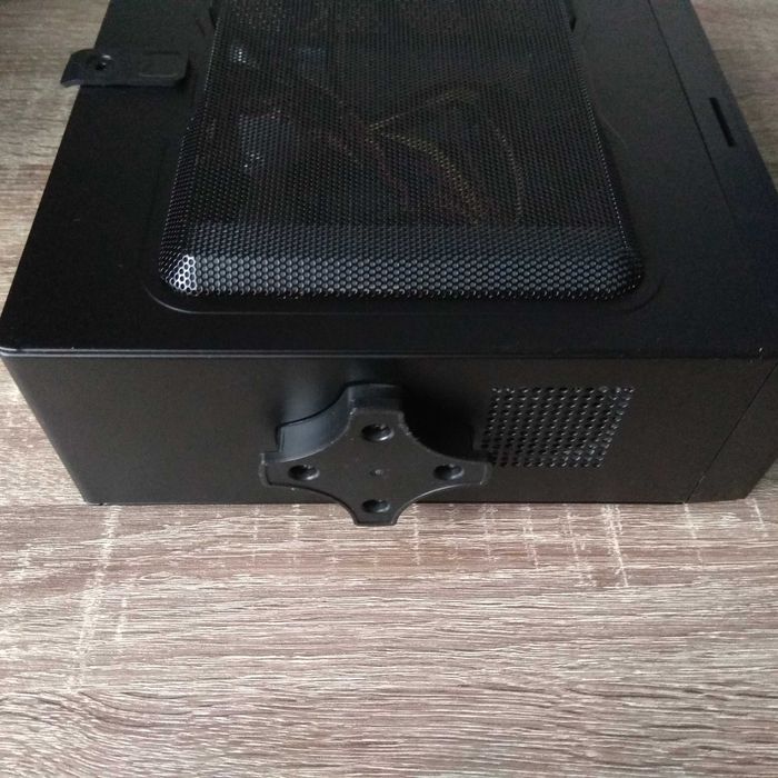 GameMax ST102-200W | SFF | VESA крепление в комплекте | mini ITX