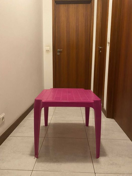 Mesa e duas cadeiras