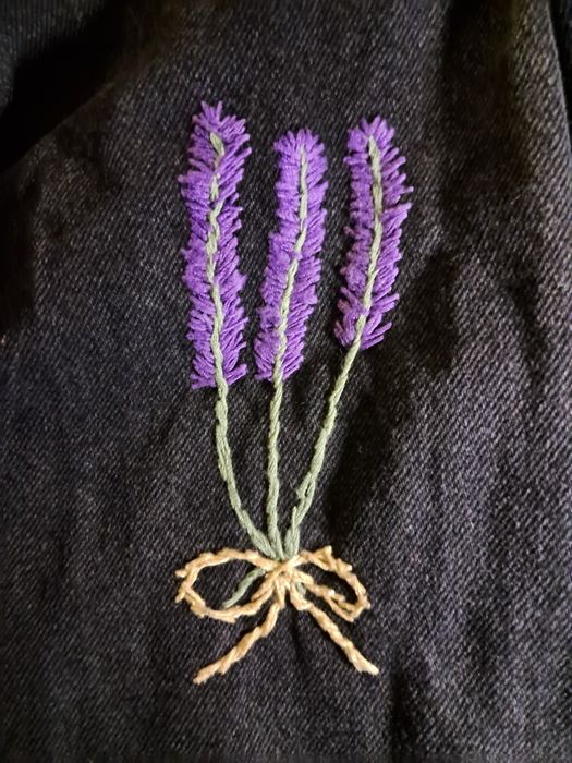 Джинси з ручною вишивкою