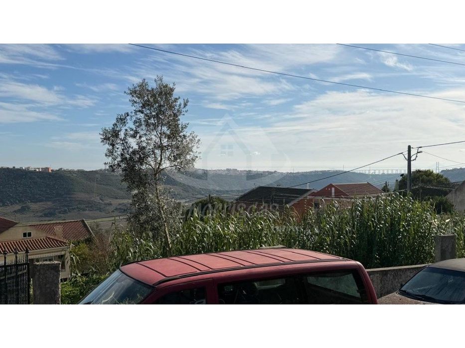 Terreno não edificável com 200 m² no Cabeço da Aguieira, Unhos