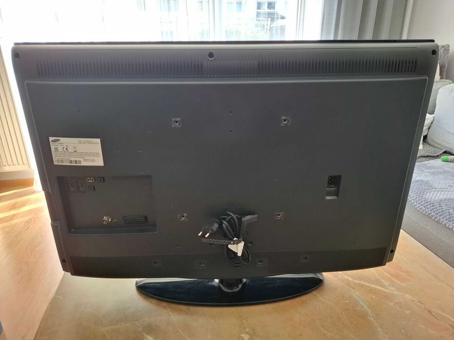 Telewizor SAMSUNG LE32D400E1W + dekoder DVBT2