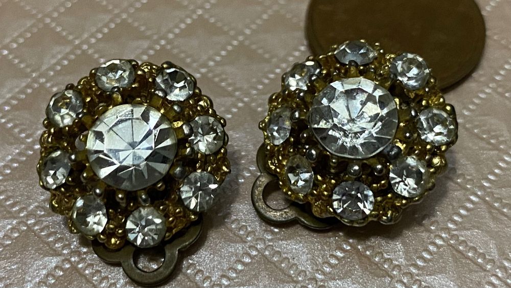 Brincos antigos dourados