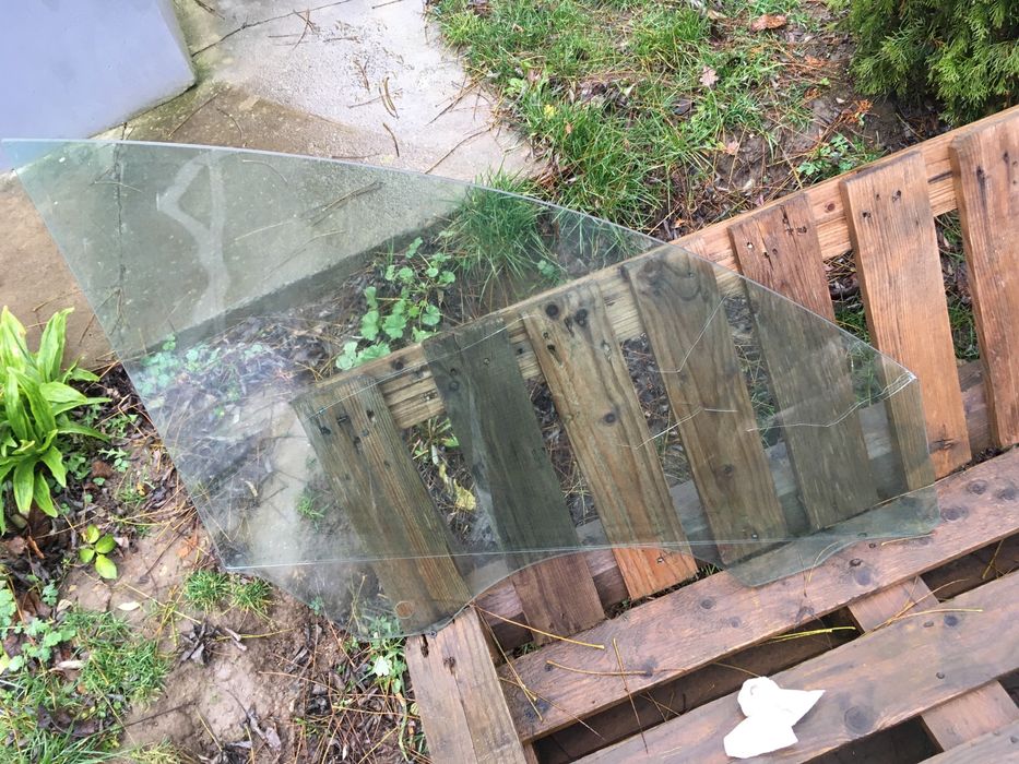 Скло подвійне Tesla Y 2024р.